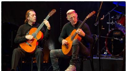 Bild: Potsch Potschka/exb
„Gitarra Pura“ nennt sich das Projekt von Frank Müller-Brys (links) und Potsch Potschka. Der Ex-Spliff-Gitarrist kommt mit Flamenco-Musik für zwei Konzerte in die Oberpfalz.
