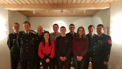 Bild: wfw
Das neue Führungsteam der Jugendfeuerwehr Schnaittenbach mit den Jugendwarten Max Nagler und Emil Dölschner (von links), 2. Vorsitzendem Daniel Künzel, stellv. Jugendsprecherin Sophie Perlinger, Vorsitzendem Konrad Bierner, Jugendsprecher Stefan Birner, Jugendwart Sebastian Kindzorra, Beisitzerin Katharina Weiß, Jugendwart Lucas Reindl und Kommandant Michael Werner.