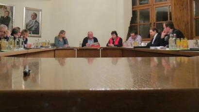 Bild: Köppl, Georg
Der Stadtrat Oberviechtach (Bild) dürfte wachsen: Die aktuellen Einwohnerzahlen zugrunde gelegt, werden bei der nächsten Kommunalwahl 20 statt bisher 16 Räte gewählt.