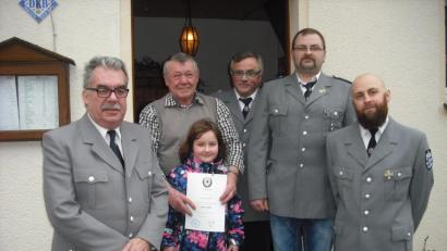 Bild: jzk
Vorsitzender Raimund Pinzer (Mitte) gratuliert Anton Heindl, Gerhard Raß, Raimund Pinzer junior und Tobias Menzel (von links) zu Auszeichnungen beziehungsweise zur Wahl.