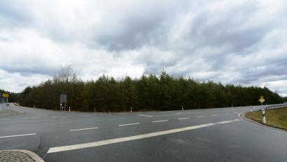 Bild: bey
Der Wald zwischen der Kreisstraße NEW 23 und der Bundesstraße 470 muss für den Abbau von Quarzsand komplett gerodet werden. Dem Abbau steht der Gemeinderat Schwarzenbach äußerst skeptisch gegenüber.