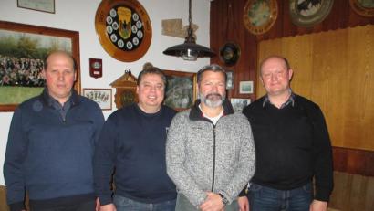 Bild: exb
Robert Braun (Zweiter von rechts) ist neuer Pächter der Jagdgenossenschaft Wölsendorf. Mit im Bild erster Jagdvorsteher Joachim Schießl, Bürgermeister Hans Gradl und zweiter Jagdvorsteher Herbert Lorenz (von rechts).