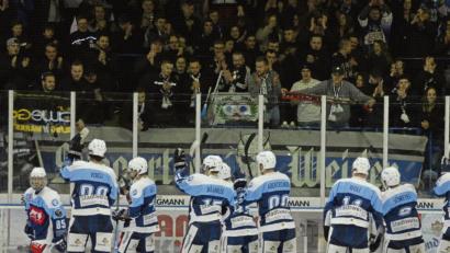 Bild: gb
Können die Blue Devils in den Play-offs mit ihren Fans feiern? Am Freitag beginnt für die Weidener die „Best-of-5“- Serie gegen die Hannover Scorpions.