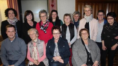 Bild: soj
Der neue Vorstand um (hinten von links) Kreisvorsitzende Tina Zeitler, Renate Kuhbandner, Angelika Rubenbauer, Melanie Becher, Christa Schiener, Gabriele Filberth, Christine Söllner, Judith Zaus und Maria Bauer sowie (vorne von links) CSU-Vorsitzendem Wolfgang Söllner, Inge Stich, Vorsitzende Petra Becher und Brigitta Kuhbandner