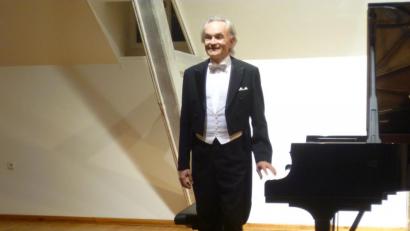 Bild: Reinhold Tietz
Einfühlsam interpretierte Stephan Möller Klavierwerke von Robert Schumann.