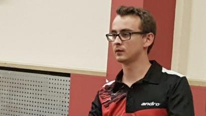 Bild: tob
Martin Graf gewann mit den Herren II gegen den ASV Fronberg II. Er besiegte dabei den Fronberger Hoffmann mit 3:2-Sätzen.