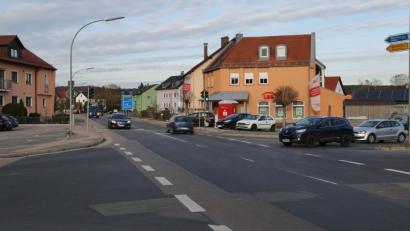 Bild: Hösamer
In der Oberviechtacher Straße stadtauswärts ab der Bähnk-Kreuzung werden in diesem Jahr die Wasserleitungen und Kanäle saniert.