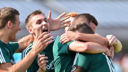 Bild: Alfred Schwarzmeier
So wie im Hinspiel beim 2:1-Sieg in Grafenwöhr würden die Wernberger auch im Rückspiel jubeln.