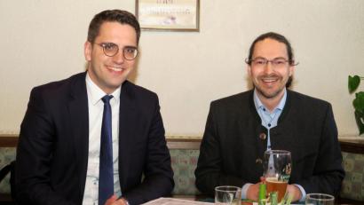 Bild: Hirsch
Christian Doleschal (links) und Alexander Ried sprachen bei der Kreisversammlung der „Kommunalpolitischen Vereinigung“ der CSU.