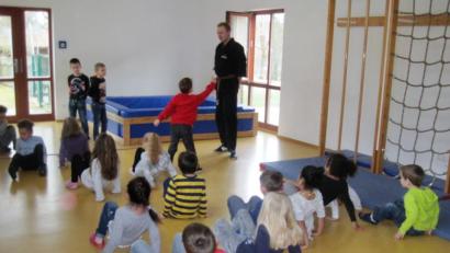 Bild: rgr
In der evangelische Kindertagesstätte "Kinderhaus Kunterbunt" lernen die Kinder beim Schnupperkurs Selbstbehauptung und -verteidigung.