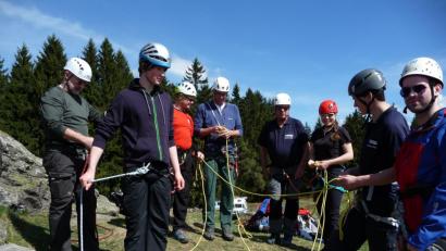 Bild: exb/Dieter Güll
Die Bergwacht startet ihre Ausbildungssaison am 24. März am Wildenstein in der Gemeinde Teunz. Interessierte sind willkommen.