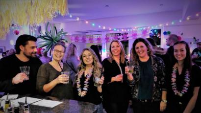 Bild: twi
Bei der Cocktailparty herrschte gute Laune und heitere Stimmung unter den zahlreichen Gästen