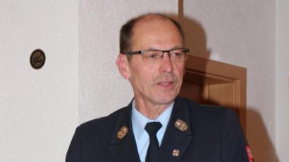 Bild: rpp
Kreisbrandmeister Alois Schindler stellte die Veränderungen in den Abläufen bei den Feuerwehren vor. Er lobte die Reuther Wehr als aktiv, verlässlich und wichtigen Anker im Ort. Schindler sicherte die Unterstützung für die Vorhaben der Wehr zu und betonte die Wichtigkeit der Ausbildung des Feuerwehrnachwuchses.