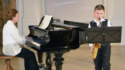 Bild: zch
Alexander und Natalie Schreiner bei "Musik verbindet" in Waldsassen in der Klosteraula.