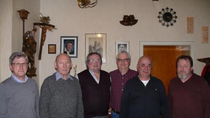 Bild: kgg
Bei der Jahreshauptversammlung des Arbeiter-Unterstützungsvereins „Neue Glashütte“ wurde die Führungsspitze neu gewählt. Im Bild von links Hans Grillmeier, Karlheinz Hoyer, Klaus Rösch, Klaus Kastl, Werner Danhof und Roman Pritzl. Es fahlen Eugen Rösch und Albert Kraus.