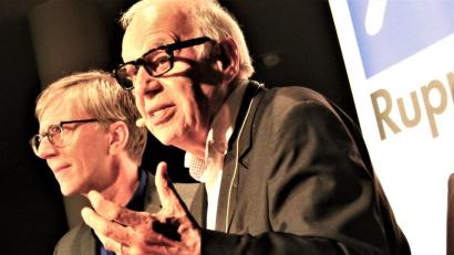 Bild: stg
Journalist Günter Keil befragt Jean Ziegler (rechts) zu seinem neuen Buch und dem Ziel einer solidarischen Weltordnung.