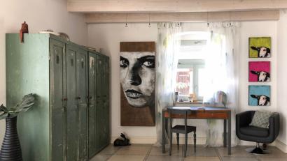 Bild: privat
Geschichtenerzähler: Der alte Werkstatt-Spind im Haus von Marthe M. Leithenmayr bleibt Besuchern im Gedächtnis.