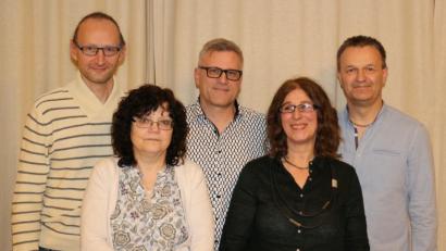 Bild: rpp
Jürgen Weismeier, Gabi Kellner, Michael Graf, Anna Feibert und Roland Schöcklmann bilden künftig den Vorstand des Kulturtreffs.