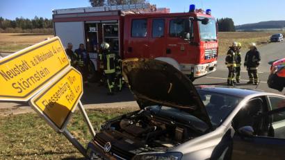 Bild: Gustl Beer
Ein 72-jähriger Mann verstirbt am Mittwochnachmittag nach einem Herzinfarkt in seinem Auto.