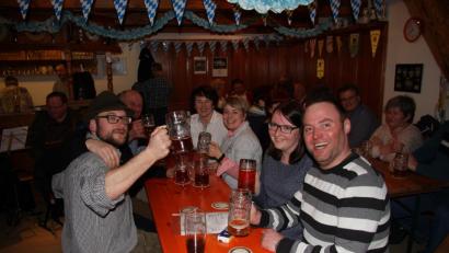 Bild: wro
Erneut hatte der Opel-Club Schönhaid zu einem Starkbierabend in den Dorfstadel eingeladen.