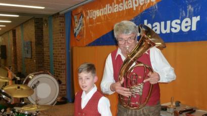 Bild: wrt
Kilian Michl, 10 Jahre alt, und Siegfried Gleißner, 66. Zwei Generationen, eine große Liebe: die Musik.