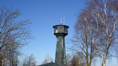 Bild: rti
Auf dem Grenzlandturm haben die Netzbetreiber Telekom, Vodafone und O2-Telefónica ihre Sendeanlagen. Bei O2-Telefónica kommt es aber schon seit drei Wochen zu Einschränkungen.
