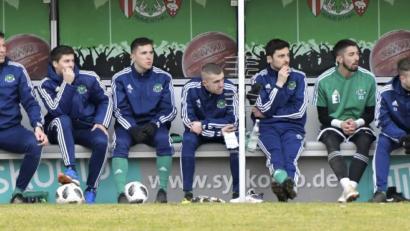 Bild: Hubert Ziegler
Selten ist die Bank der DJK Ammerthal so gut besetzt. Aktuell fehlt nur der am Knie verletzte Michael Dietl.