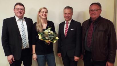 Bild: e
Lisa Weiß mit den drei Bürgermeistern