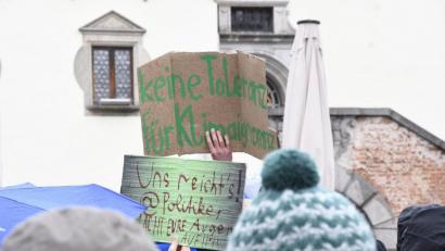 Bild: Petra Hartl
Schüler machten sich während der Unterrichtszeit zur Demonstration für den Klimaschutz auf. Die Hans-Scholl-Realschüler waren nicht dabei.