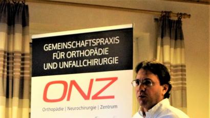 Bild: arw
Dr. Johannes Weiß referiert bei der Selbsthilfegruppe der Diabetiker über Osteoporose.