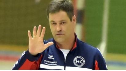 Bild: Ziegler
Sechs Spiele sind es noch, die Christian Rohrbach, Trainer des HC Sulzbach, in dieser Saison überstehen muss.