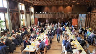 Bild: exb
Viele Besucher waren zum 15. Familienfrühstück gekommen.