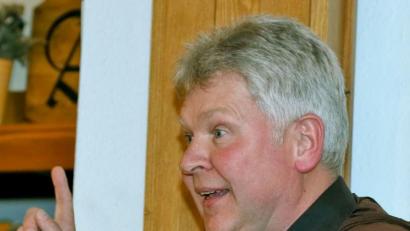 Bild: gio
Norbert Altmann alias Bruder Josef bei seiner Predigt.