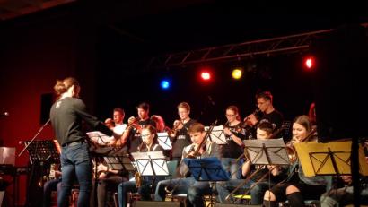 Bild: jaf
Die Bigband des Kepler - Gymnasiums heizte den Zuschauern ordentlich ein.