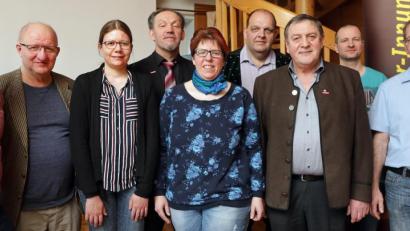 Bild: Wolfgang Steinbacher
Die Bäckerinnungen Amberg und Sulzbach-Rosenberg fusionieren, der neuen Führungsriege gehören (von links) Schriftführer Roland Birkl, Kassier Hans Roth, Lehrlingswart Gabriele Wiesnet, Obermeister Alfred Schuller, Beisitzerin Ruth Herbst, die stellvertretenden Obermeister Wolfgang Fischer und Hans Weber und die Rechnungsprüfer Thomas Bittner und Michael Kredler an.