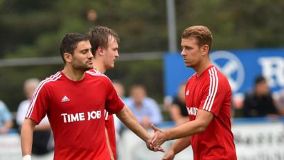 Bild: Alfred Schwarzmeier
Der SV Etzenricht lieferte in Bad Abbach eine starke Leistung ab und siegte mit 4:1. Spielmacher Chousein Chousein (links) glänzte mit zwei Treffern.