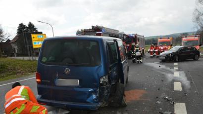 Bild: dob
An der Michldorfer Kreuzung hat es gekracht. Die beiden Fahrer und die drei Kleinkinder bleiben unverletzt.