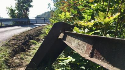 Bild: upl
Nach der Bergung des steckengebliebenen Lastwagens ist der Verbindungsweg zu den Kleingärten im Stadtteil Luitpoldhöhe gesperrt.