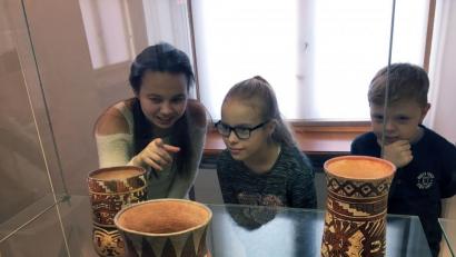 Bild: exb
"Kinder führen Kinder" - das kommt an. Mit den Kinderführungen waren Museumsleiterin Stefanie Dietz und Kunstpädagogin Irene Fritz Vorreiter in der Region.