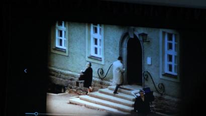 Bild: prh
Reges Leben auf dem Stadtplatz. Vor allem das Postamt war stark frequentiert. Zu sehen ist dies im digitalisierten Rebl-Film mit Szenen aus den 60er Jahren.