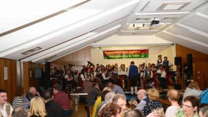 Bild: bey
Gute Stimmung herrscht beim Starkbierfest der Jugendblaskapelle.