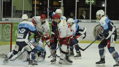 Bild: gb
Die Play-off-Serie zwischen den Blue Devils Weiden und den Hannover Scorpions war hart umkämpft. Am Ende setzten sich die Niedersachsen mit 3:1-Siegen durch.