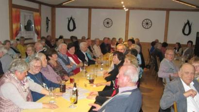 Bild: hä
Hutzaabend der Siedler.