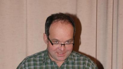 Bild: rpp
Jagdvorsteher Gerhard Veigl berichtet von den Schäden der Wildschweine im Revier.