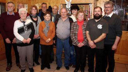 Bild: wro
Höhepunkt der LSG-Jahreshauptversammlung sind die Ehrungen. Vorsitzender Alexander Derwart (Zweiter von rechts) gratulierte. Im Namen der Marktgemeinde sagte Bürgermeister Wolfgang Braun (rechts) Dankeschön.