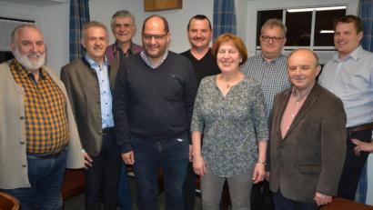 Bild: jr
Neuwahlen standen bei der CSU Leonberg an. Im Bild (von links) Otto Lippert, stellvertretender CSU-Kreisvorsitzender Roland Grillmeier, Alois Männer, Ortsvorsitzender Max Zintl, Max Ernstberger, Renate Brunner, Peter Haberkorn, Hans Wölfl und Martin Teubner.