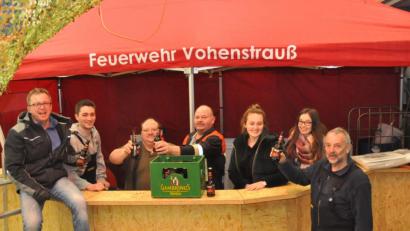 Bild: dob
Für das Starkbierfest bauten die Floriansjünger eigens ihre Bar um, deshalb brauchen die Gäste heuer nicht in den Lehrsaal in den ersten Stock und es erübrigte sich auch der aufwändige Fluchtweg-Gerüstaufbau am Gebäude, den die Mitstreiter alljährlich zu diesem Fest stemmten.