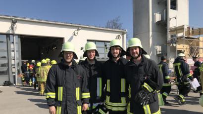 Bild: pi
Achim Helgert, Markus Woppmann, David Piehler und Alexander Pilfusek (von links) freuen sich über Bronze beim Atemschutz-Leistungsbewerb in Schierling.