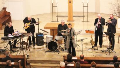 Bild: Dagmar Williamson, dwi
Ufermann und Hayat Chaoui jazzen in der Paulanerkirche im Rahmen der Internationalen Wochen gegen Rassimus.