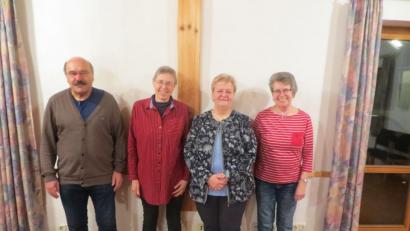 Bild: exb
Neuwahlen gab es kürzlich beim Verein „Miteinander“. Im Bild (von links) Hans Fuchs, Vorsitzende Christine Etzold, Anette Monreal und Brigitte Busl.